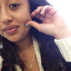 Meet your Posher, Rebeca